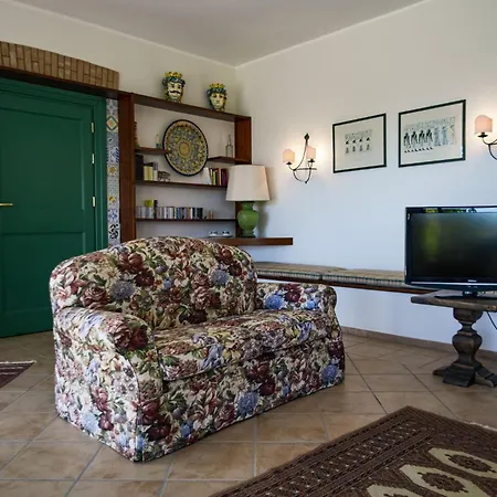 Casa Dei Carrubbi By Domusicily *