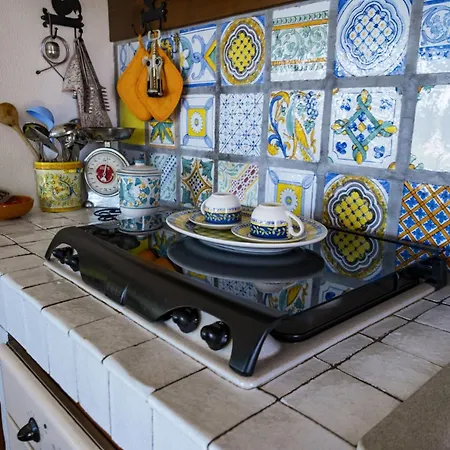 Casa Dei Carrubbi By Domusicily