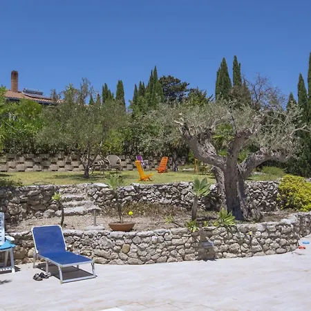 Casa Dei Carrubbi By Domusicily Villa